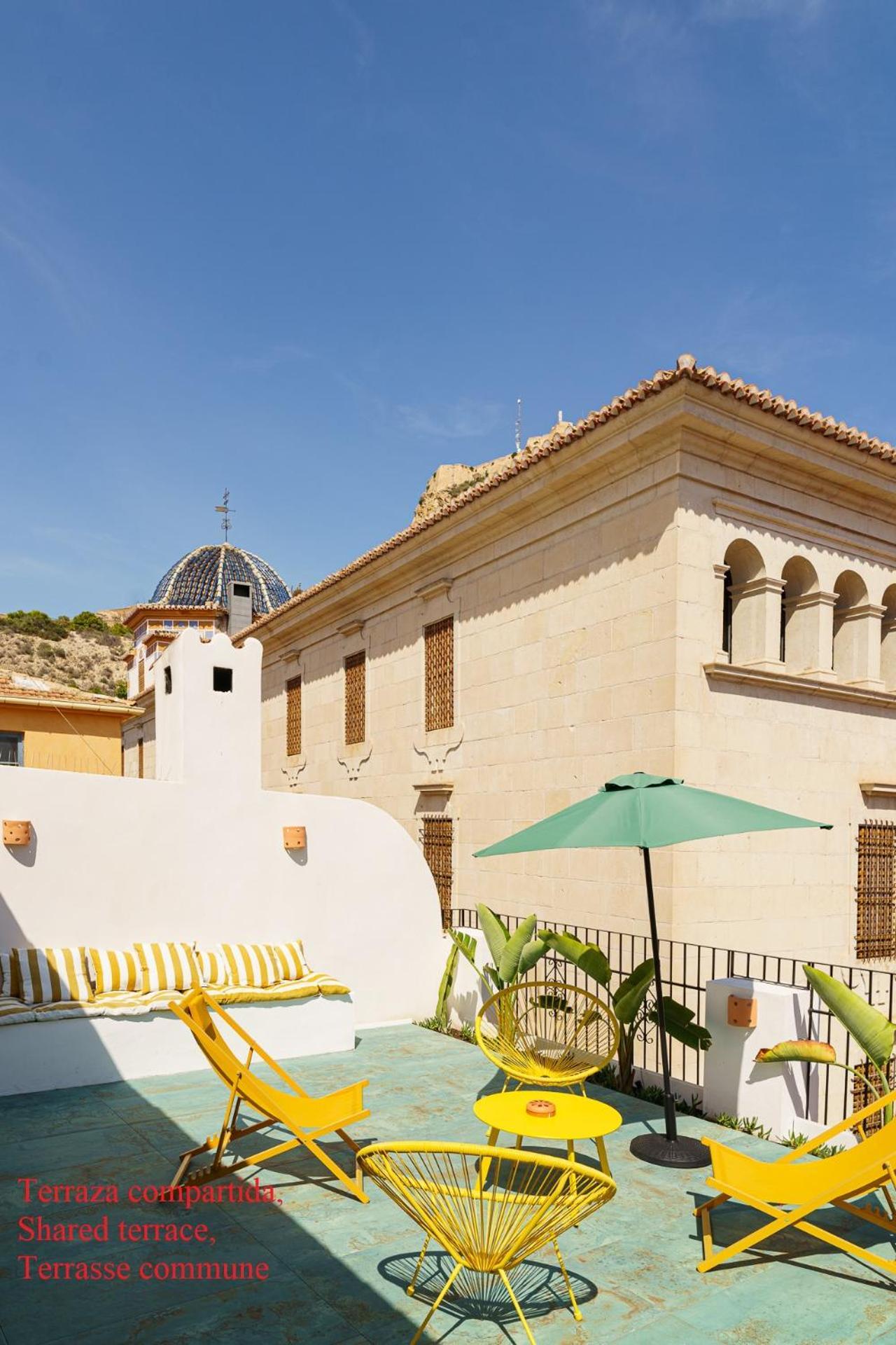 Apartment With Exceptional Charm In Historic Center Of Alicante Exterior foto
