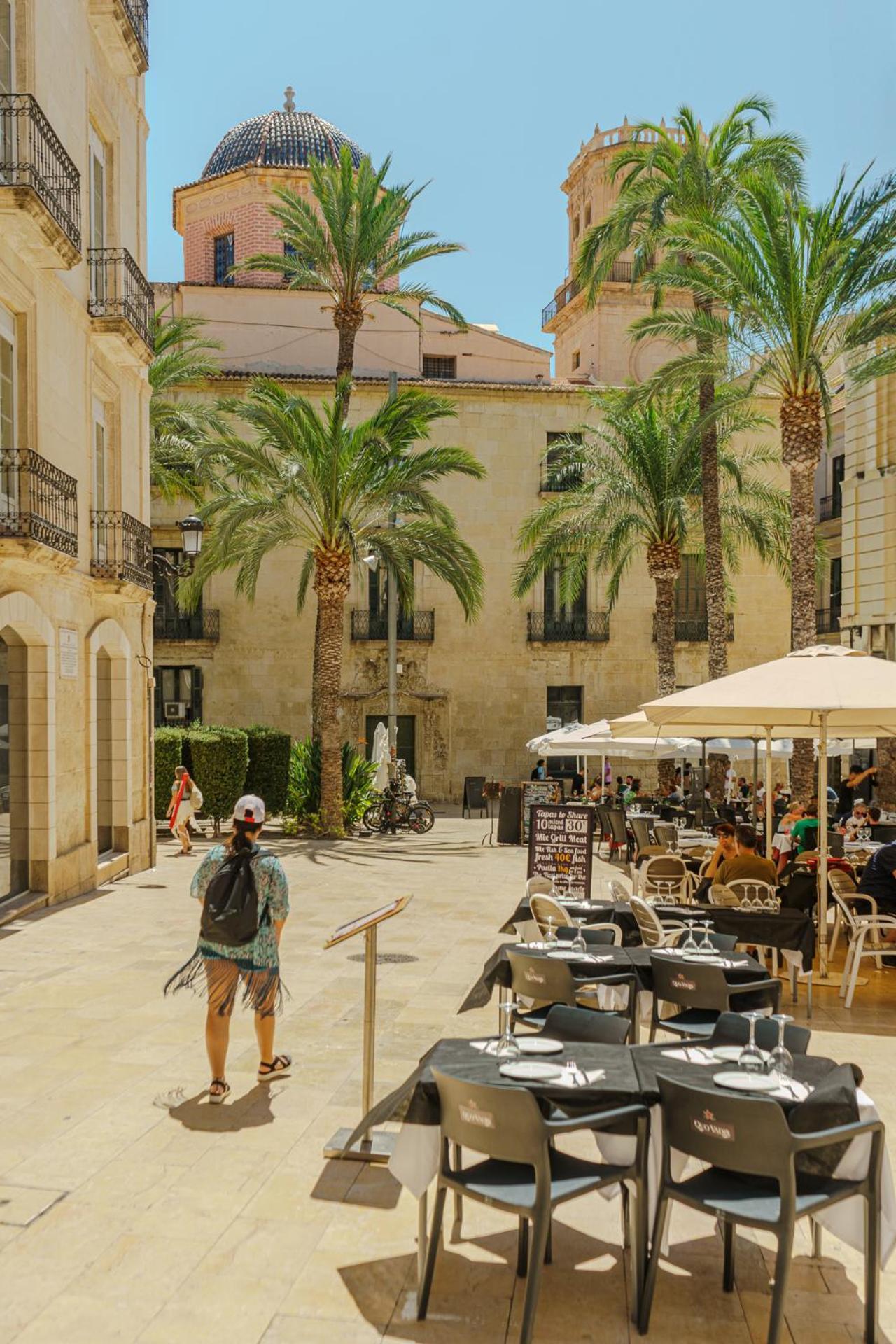 Apartment With Exceptional Charm In Historic Center Of Alicante Exterior foto